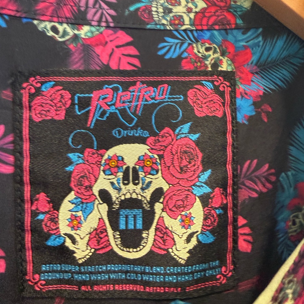 Retro Rifle Multicolor Skull & Floral Men's Button Down Camp Shirt Medium Casual - Picture 4 of 5